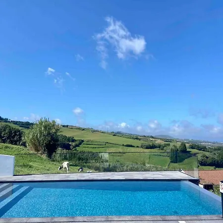 Villa With Amazing Pool And Spectacular Views *