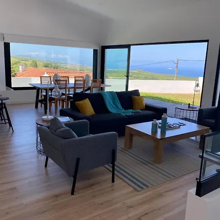 Villa With Amazing Pool And Spectacular Views